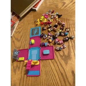 My Mini Mixie Qs & Mixie Qs Lot Of Figures & Playset Collectible Toy Cube